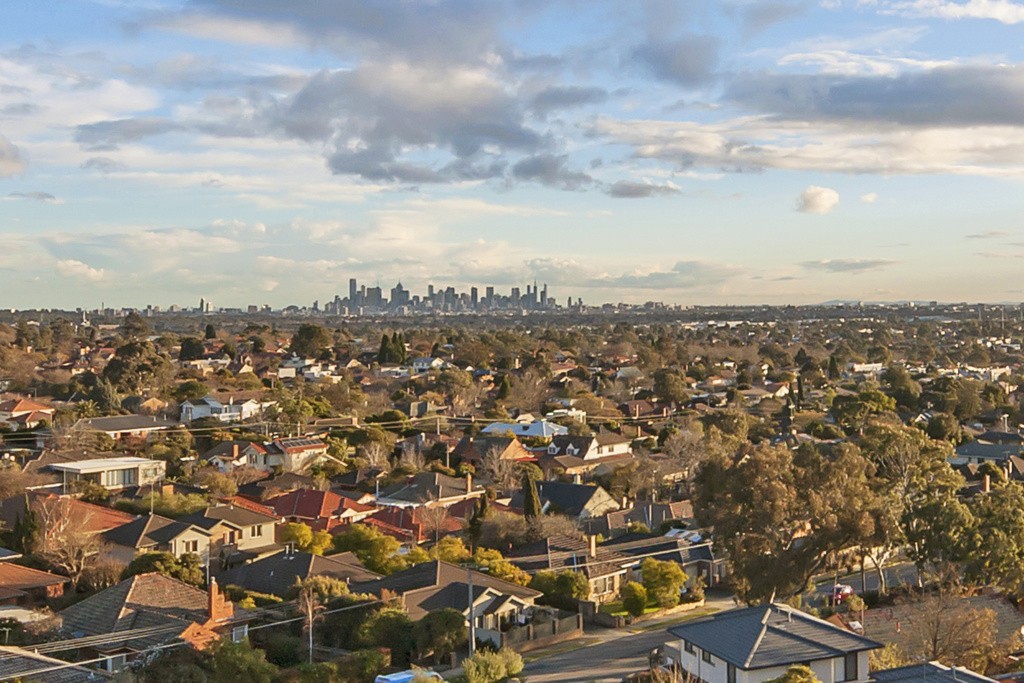 9 Linden Avenue, Ivanhoe, VIC 3079 - Thumbnail 2 - 19/05/2019