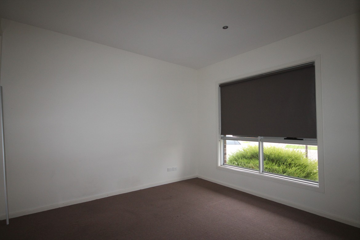 4 Crawley Street, Epping, VIC 3076 - Thumbnail 2 - 24/05/2019