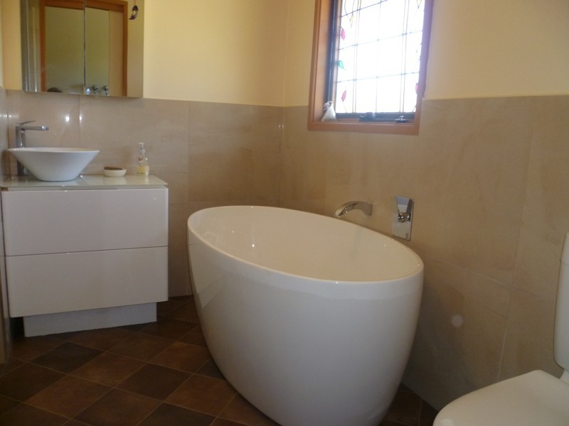 1594 Warburton Highway, Woori Yallock, VIC 3139 - Thumbnail 2 - 24/05/2019