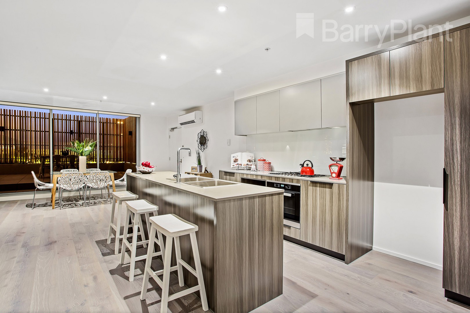 3902E/888 Collins Street, Docklands, VIC 3008 - Thumbnail 2 - 24/05/2019