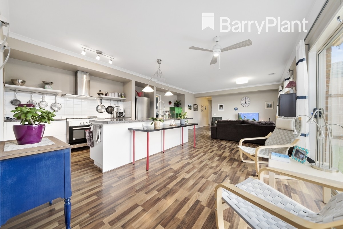 7 Bunyip Drive, Drouin, VIC 3818 - Thumbnail 2 - 19/05/2019