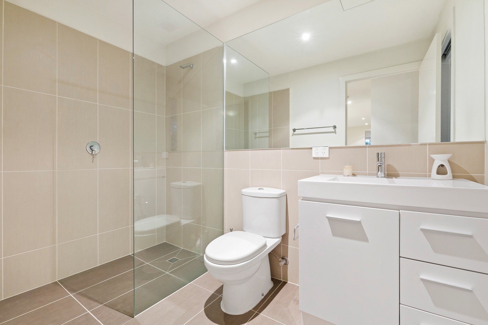 104/2-6 Anderson StreetTemplestowe, VIC 3106, Templestowe - Thumbnail 6