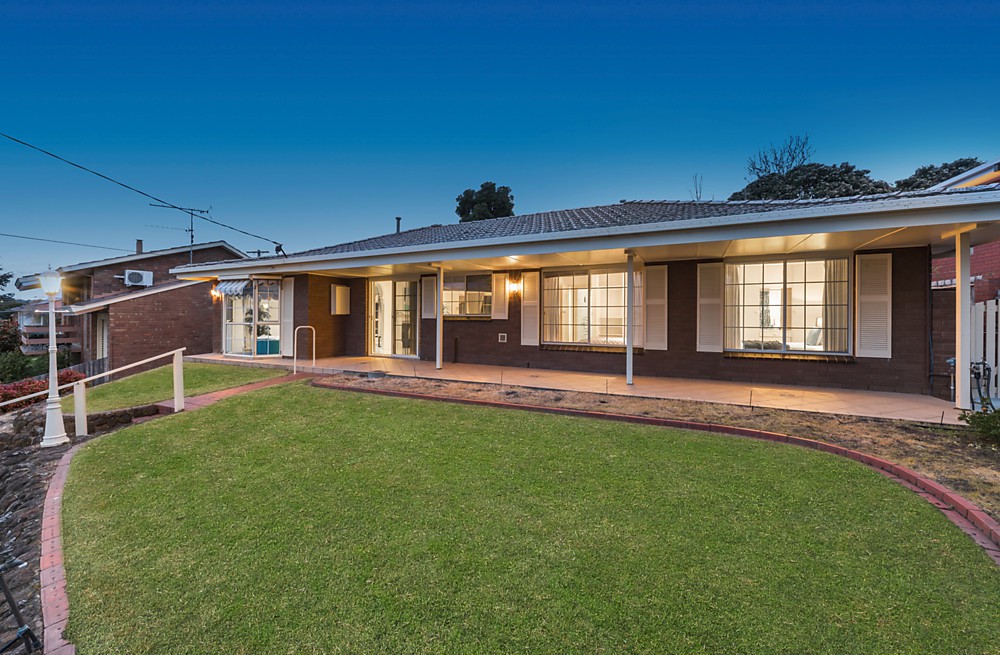 30 Barwon Boulevard, Highton, VIC 3216 - Thumbnail 2 - 18/05/2019