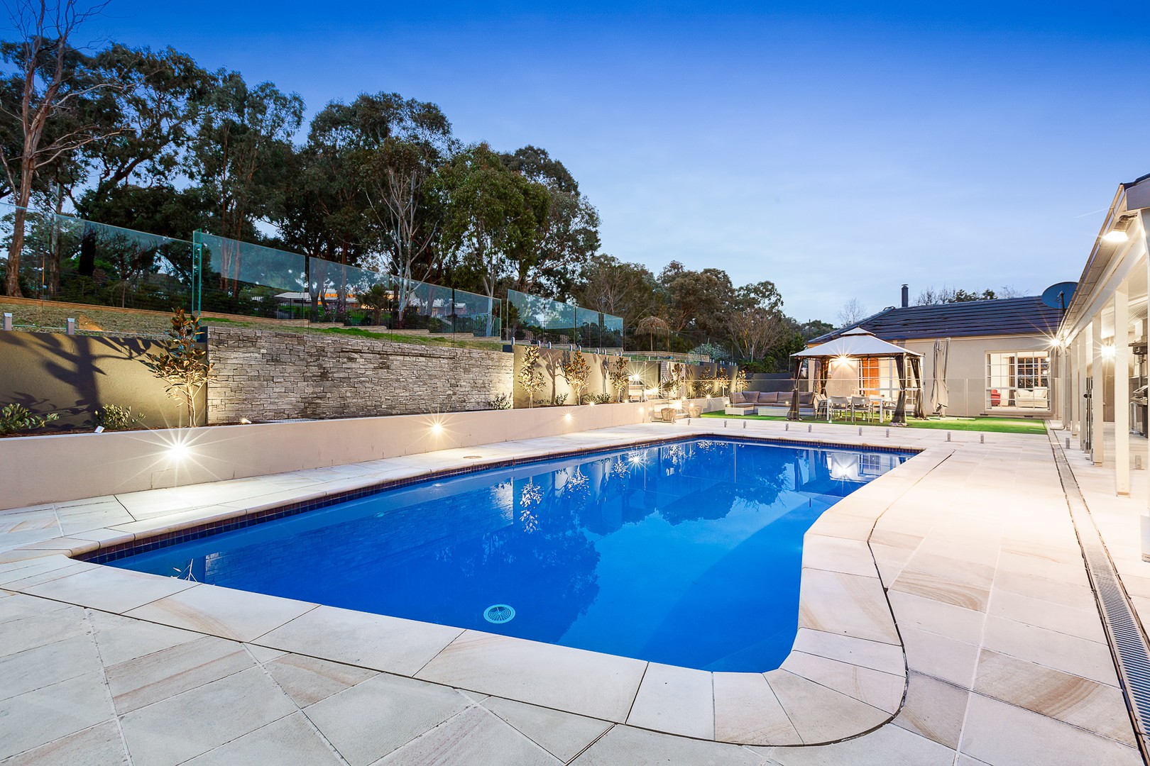2 Swansfield Court, Warrandyte, VIC 3113, Warrandyte - Thumbnail 2