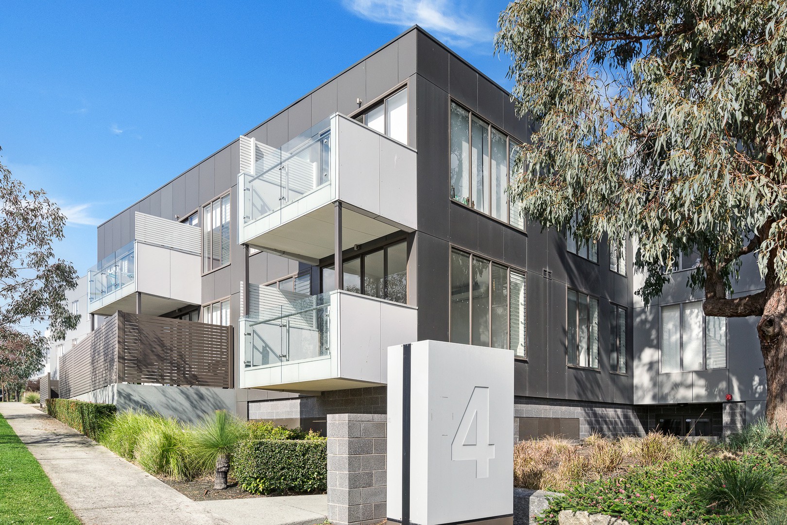 105/4 Yarra Bing CrescentBurwood, VIC 3125, Burwood - Thumbnail 2