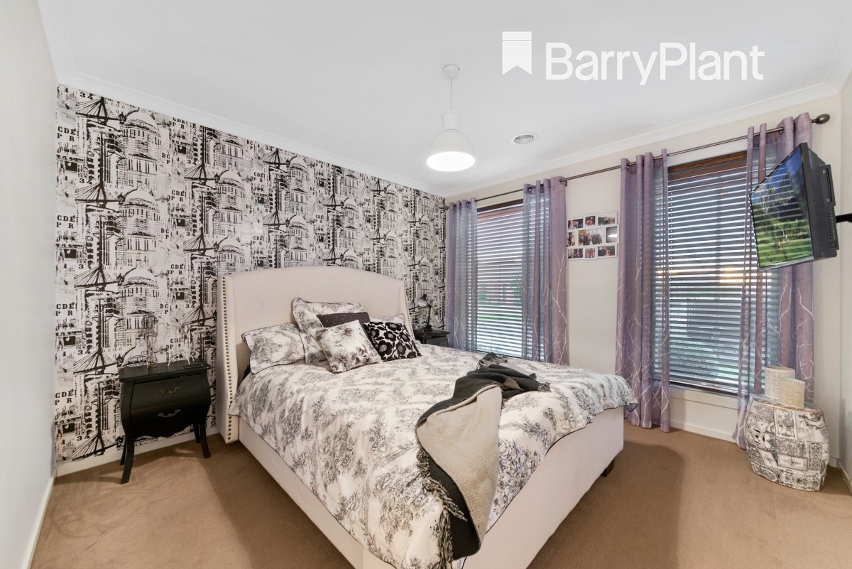 9 Discovery Street, Pakenham, VIC 3810 - Thumbnail 2 - 18/05/2019