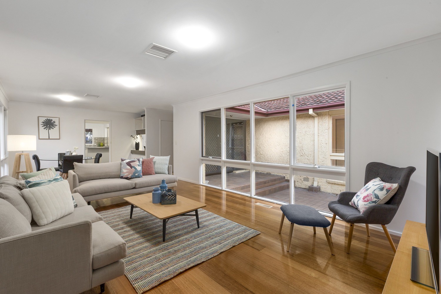 7 Oxley Avenue, Bundoora, VIC 3083 - Thumbnail 2 - 18/05/2019