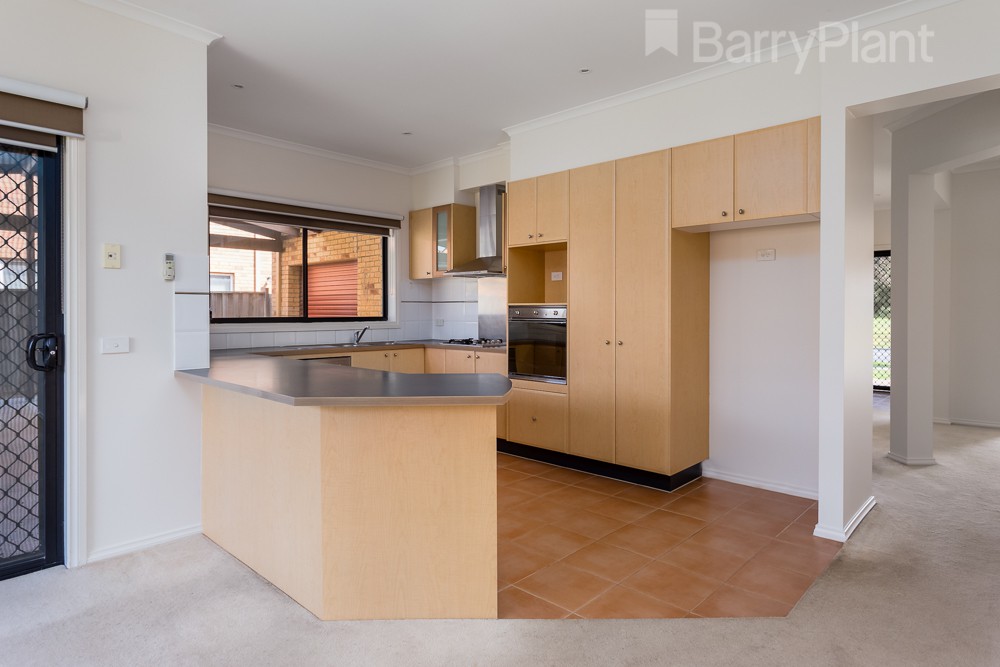 24 Lincolnheath Boulevard, Point Cook, VIC 3030 - Thumbnail 2 - 18/05/2019