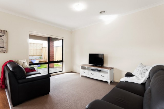 32 Laurimar Boulevard, Doreen, VIC 3754 - Thumbnail 2 - 24/05/2019