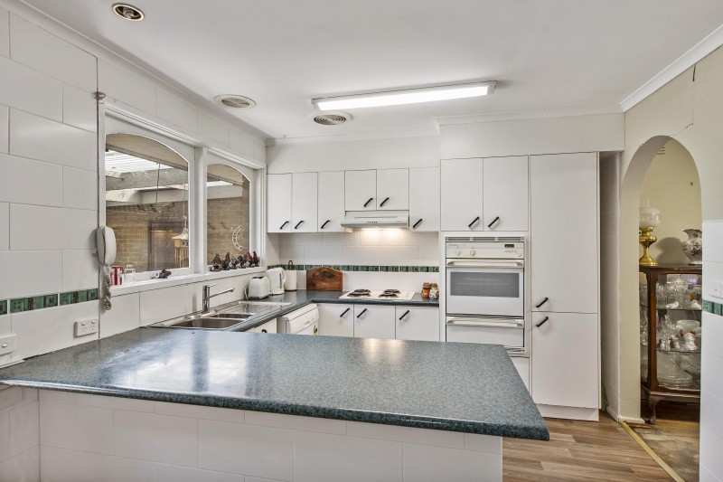 13 Raglan Street, Wallan, VIC 3756 - Thumbnail 2 - 18/05/2019