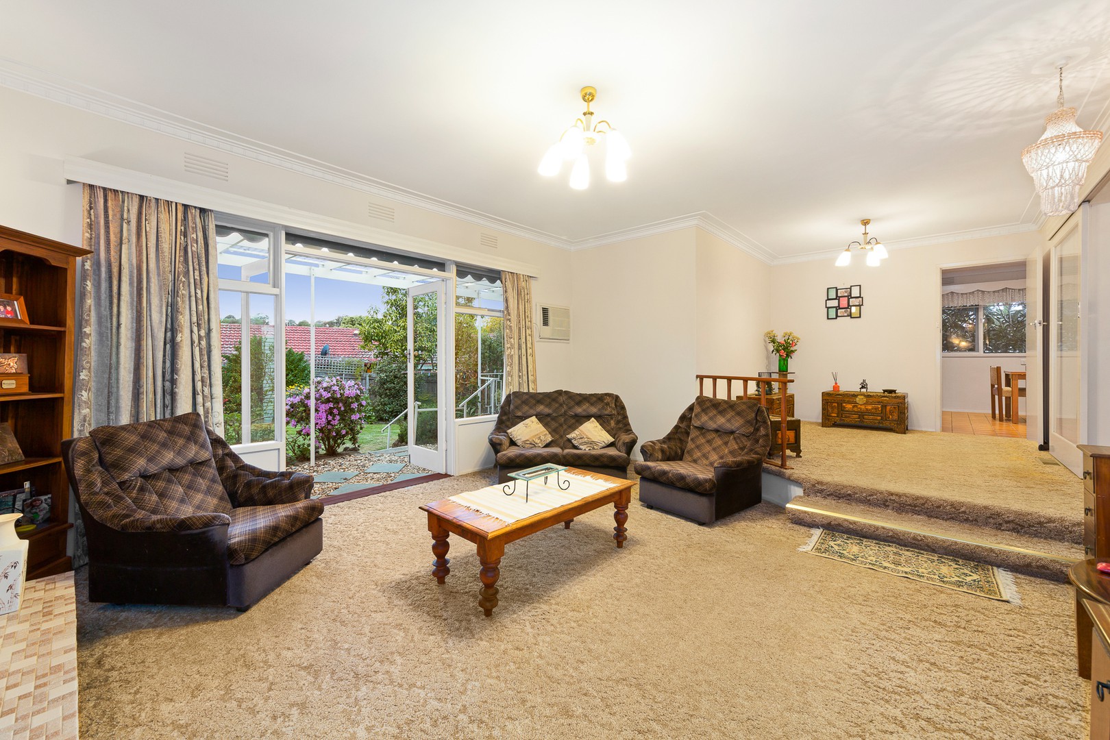 8 Robin Hood Court, Doncaster East, VIC 3109, Doncaster East - Thumbnail 2