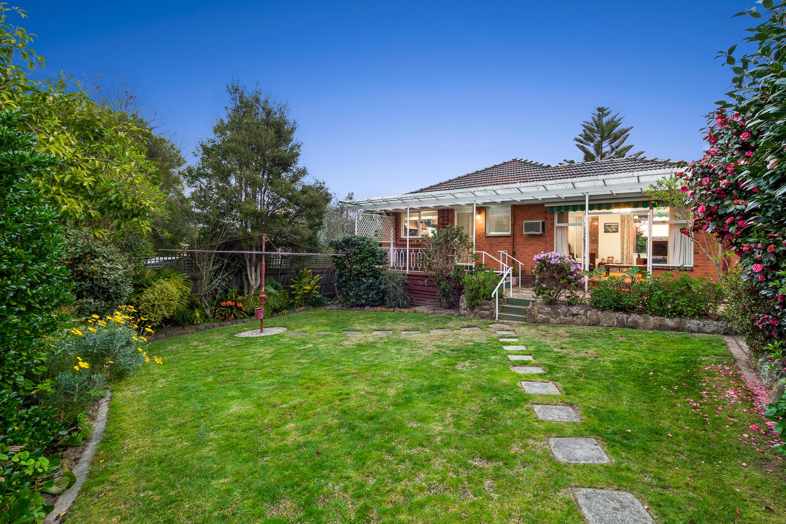 8 Robin Hood Court, Doncaster East, VIC 3109, Doncaster East - Thumbnail 8