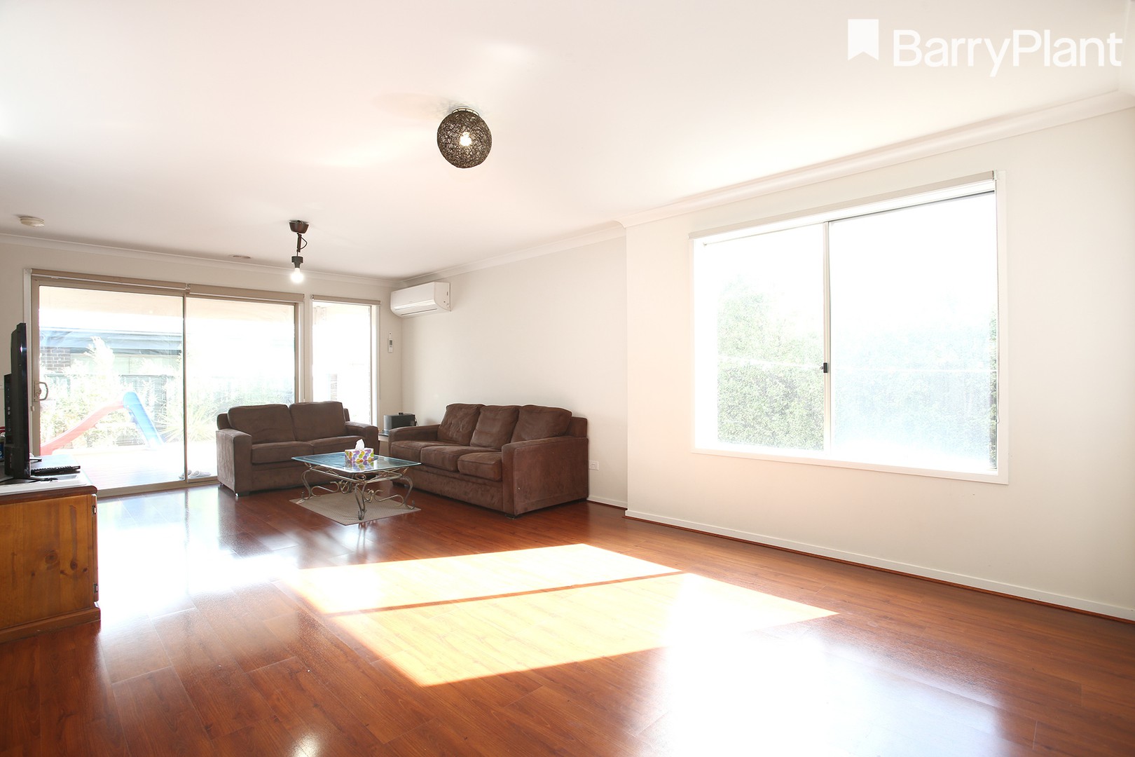 18 Sassafras Place, Cranbourne North, VIC 3977 - Thumbnail 2 - 13/10/2017