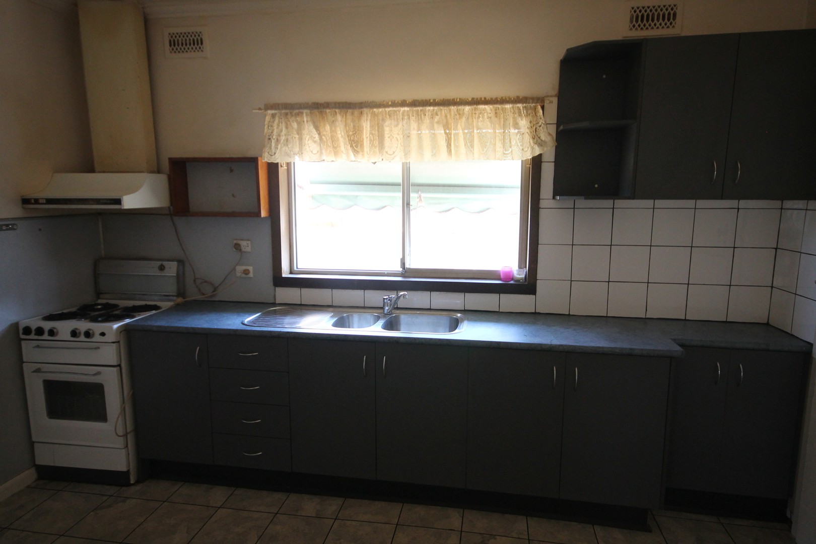 24 Knox Street, Reservoir, VIC 3073 - Thumbnail 1 - 24/05/2019