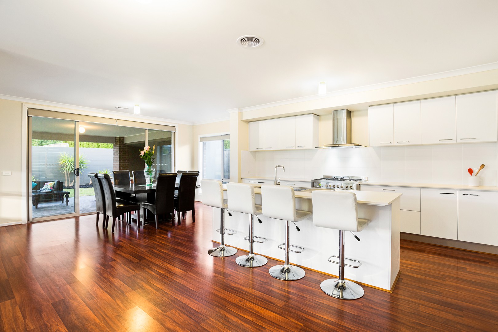 16 Batt Street, Doreen, VIC 3754 - Thumbnail 2 - 18/05/2019