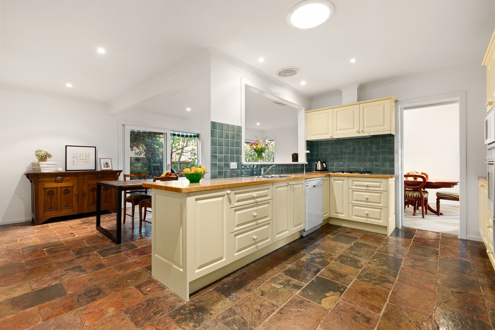 17 White Way, Bulleen, VIC 3105, Bulleen - Thumbnail 3