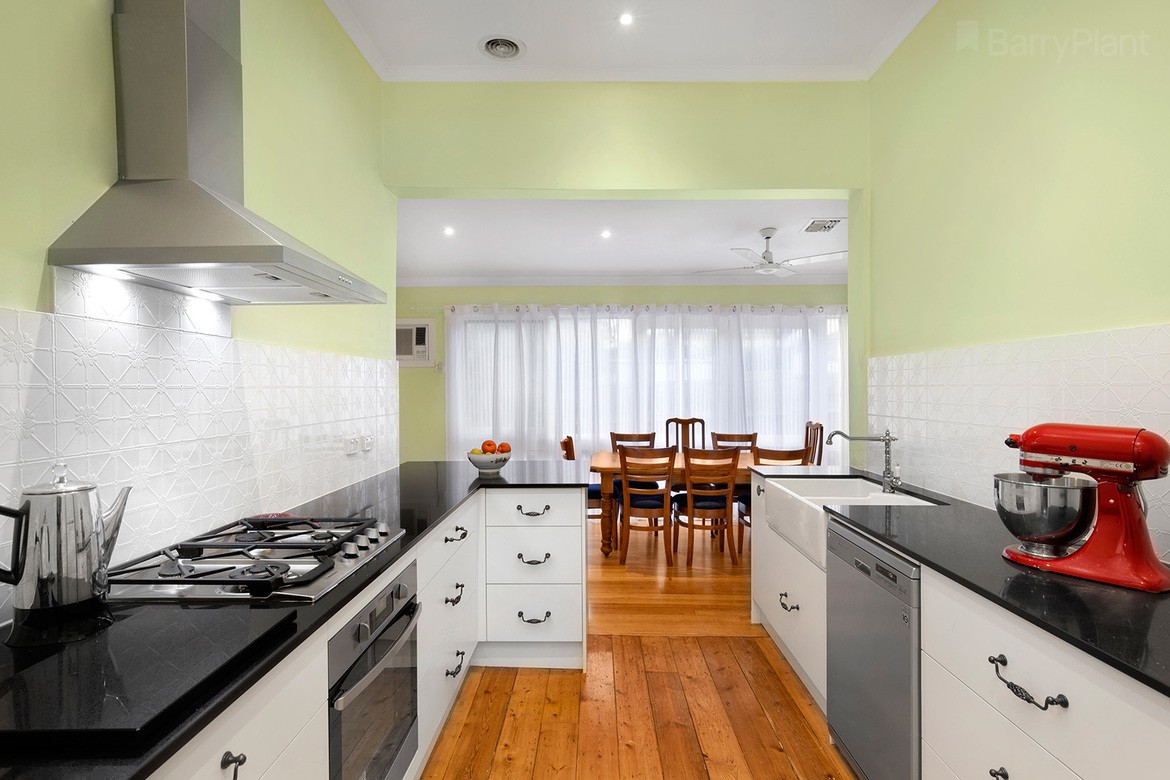 34 Thomas Street, Ringwood, VIC 3134 - Thumbnail 2 - 18/05/2019