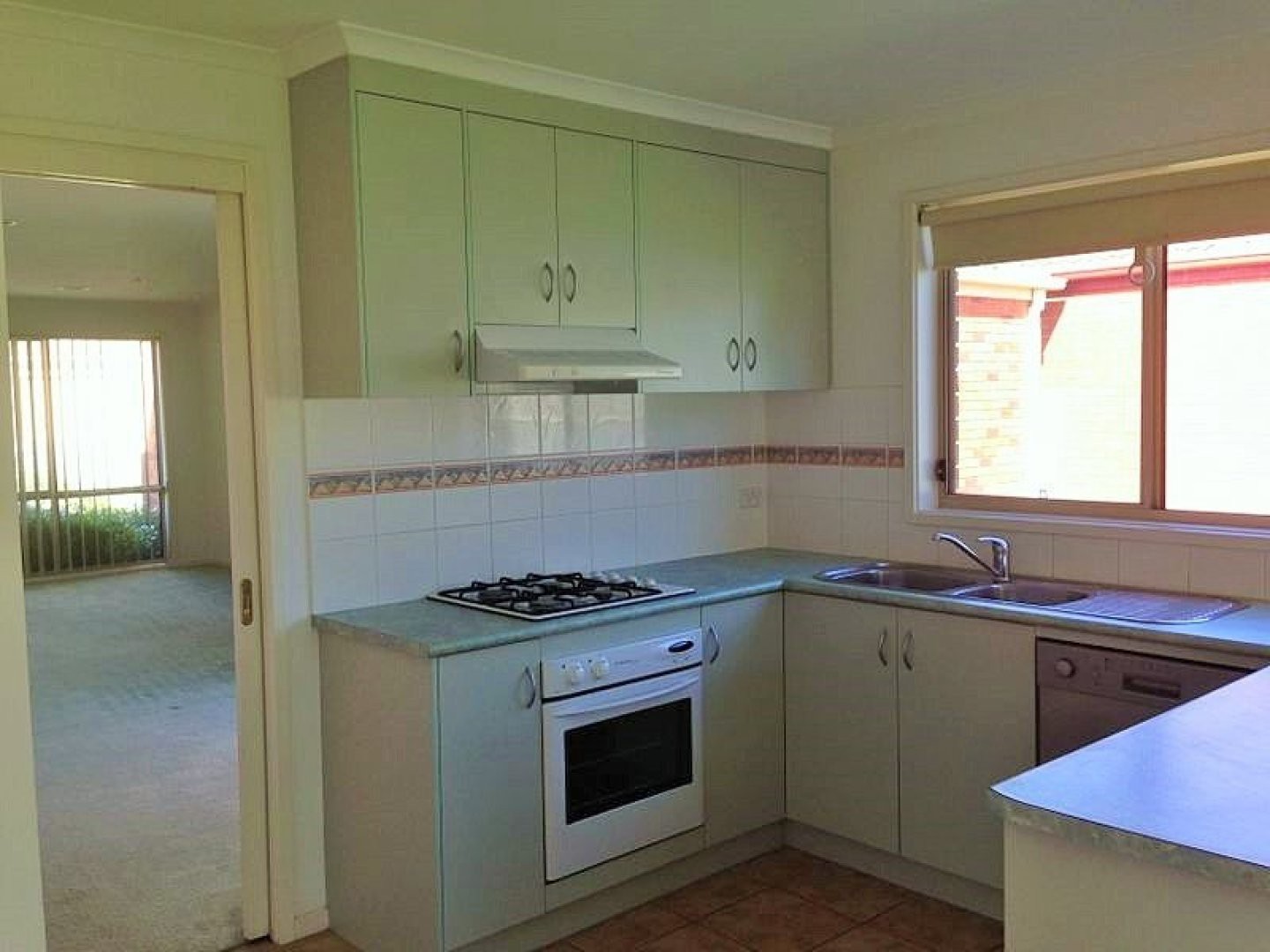 53 Bernborough Avenue, Cranbourne West, VIC 3977 - Thumbnail 2 - 24/05/2019