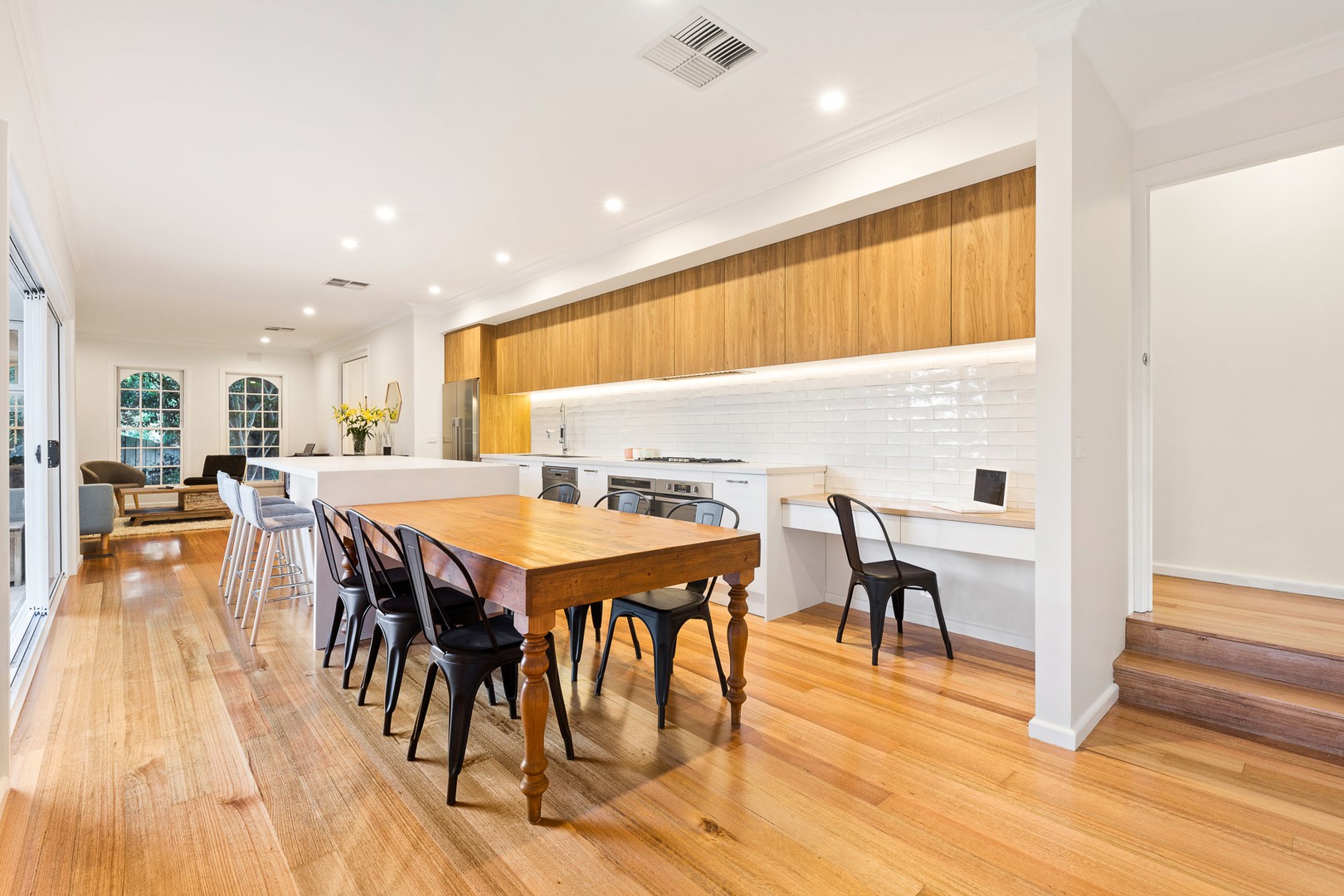 2 Carisbrook CourtDoncaster East, VIC 3109, Doncaster East - Thumbnail 2