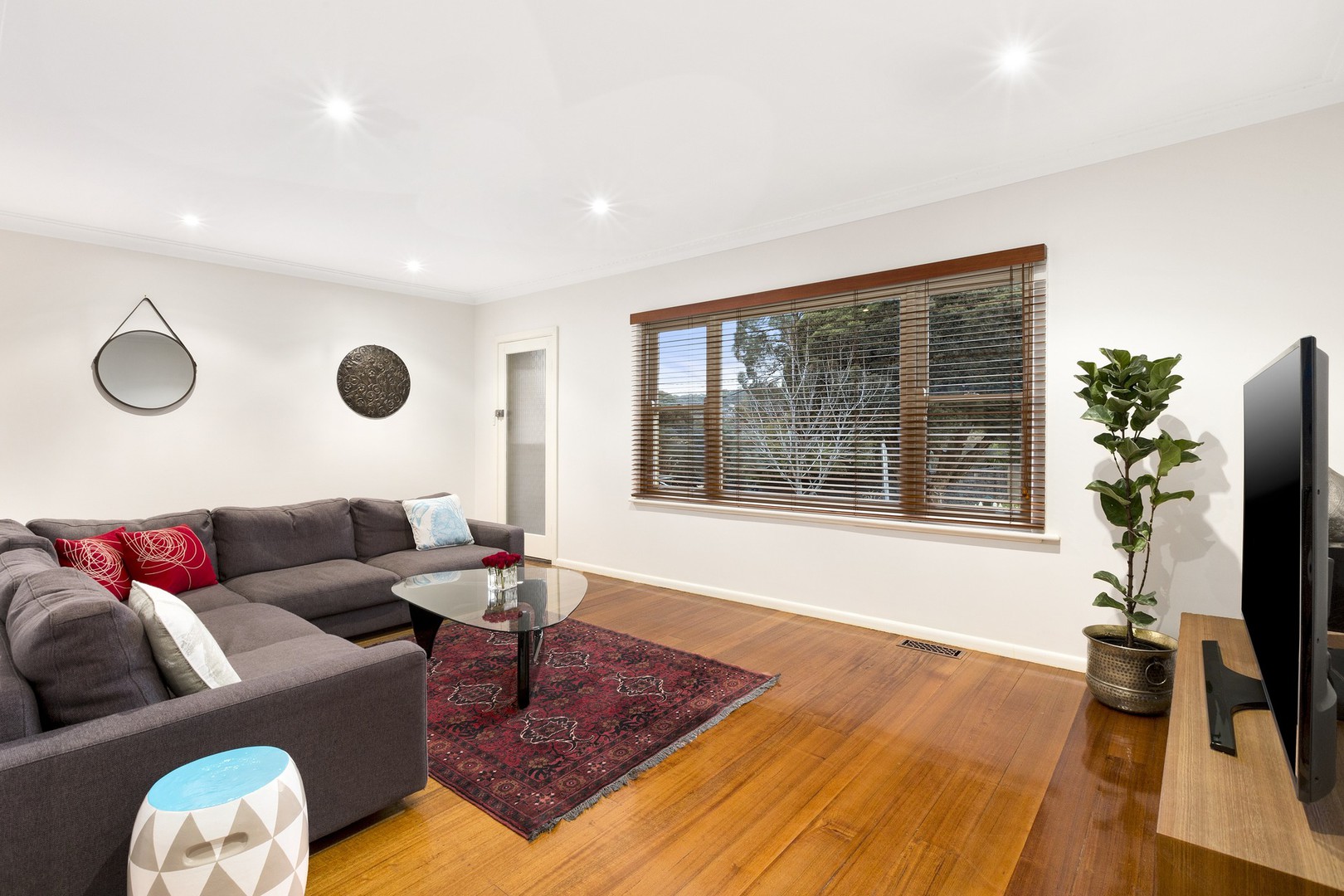 11 Maleela Grove, Rosanna, VIC 3084 - Thumbnail 2 - 15/11/2017