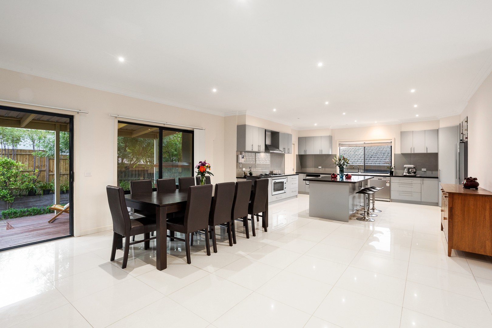 41 Yarra Valley Boulevard, Bulleen, VIC 3105 - Thumbnail 2 - 18/05/2019