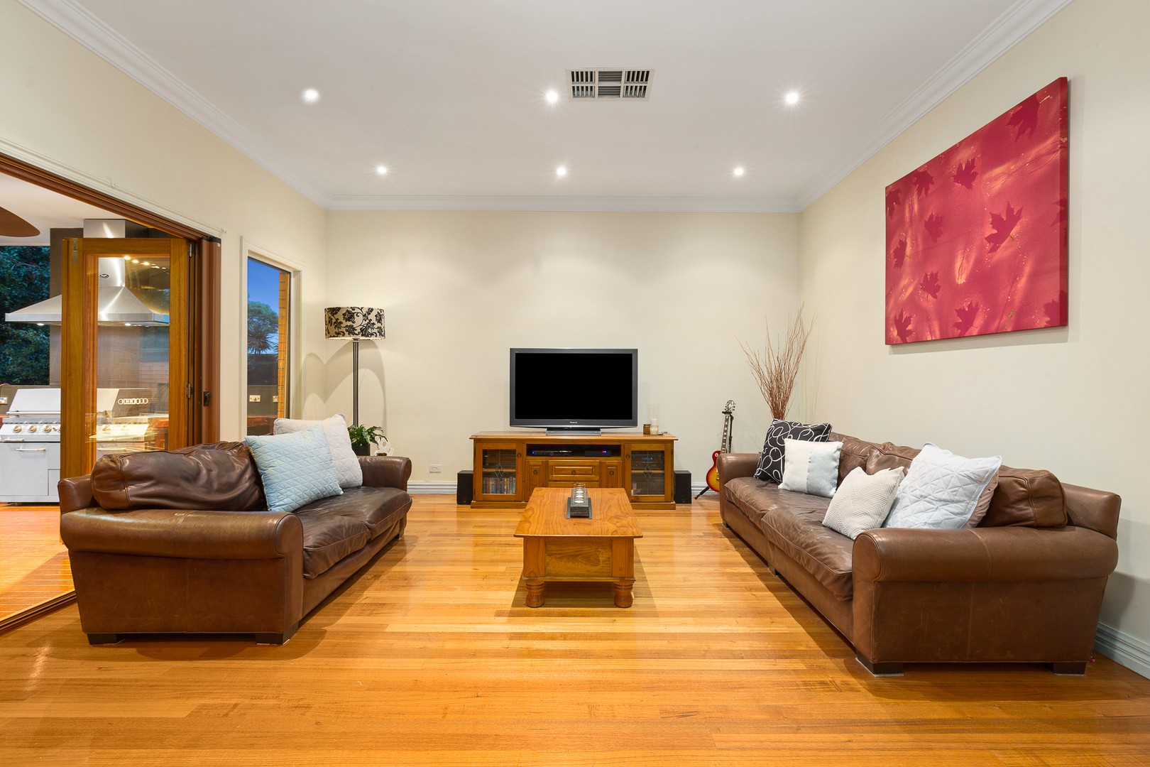 8 Mangan Street, Bulleen, VIC 3105, Bulleen - Thumbnail 2