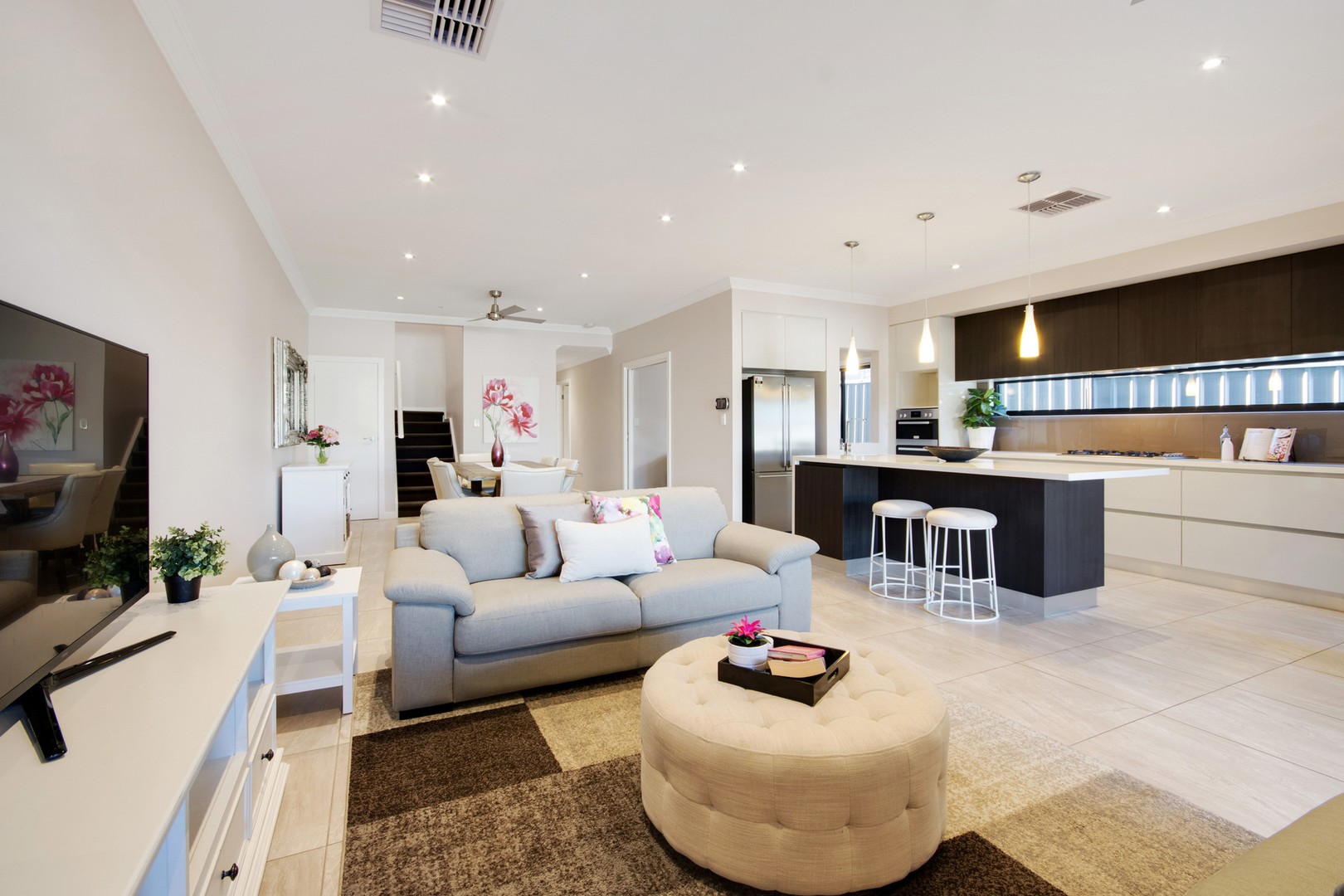 38 Dicksons Road, Windsor Gardens, SA 5087 - Thumbnail 2 - 18/05/2019