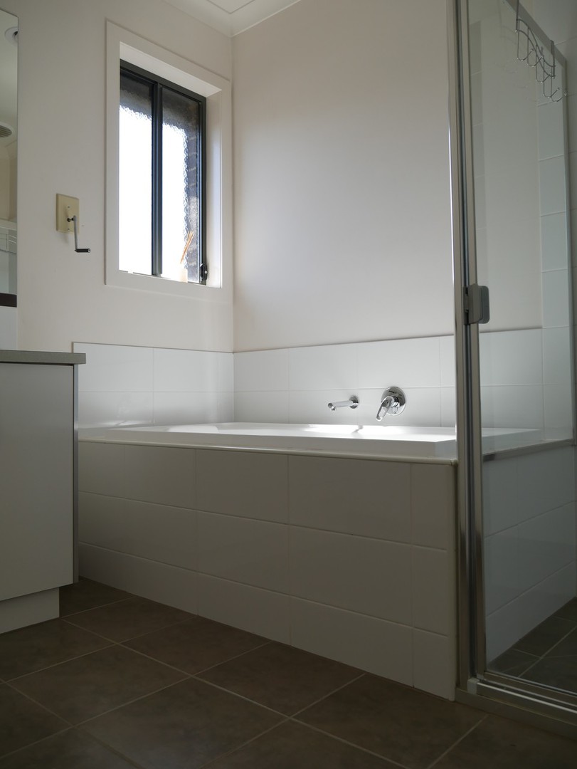 23 Mcburnie Drive, Kurunjang, VIC 3337 - Thumbnail 2 - 24/05/2019