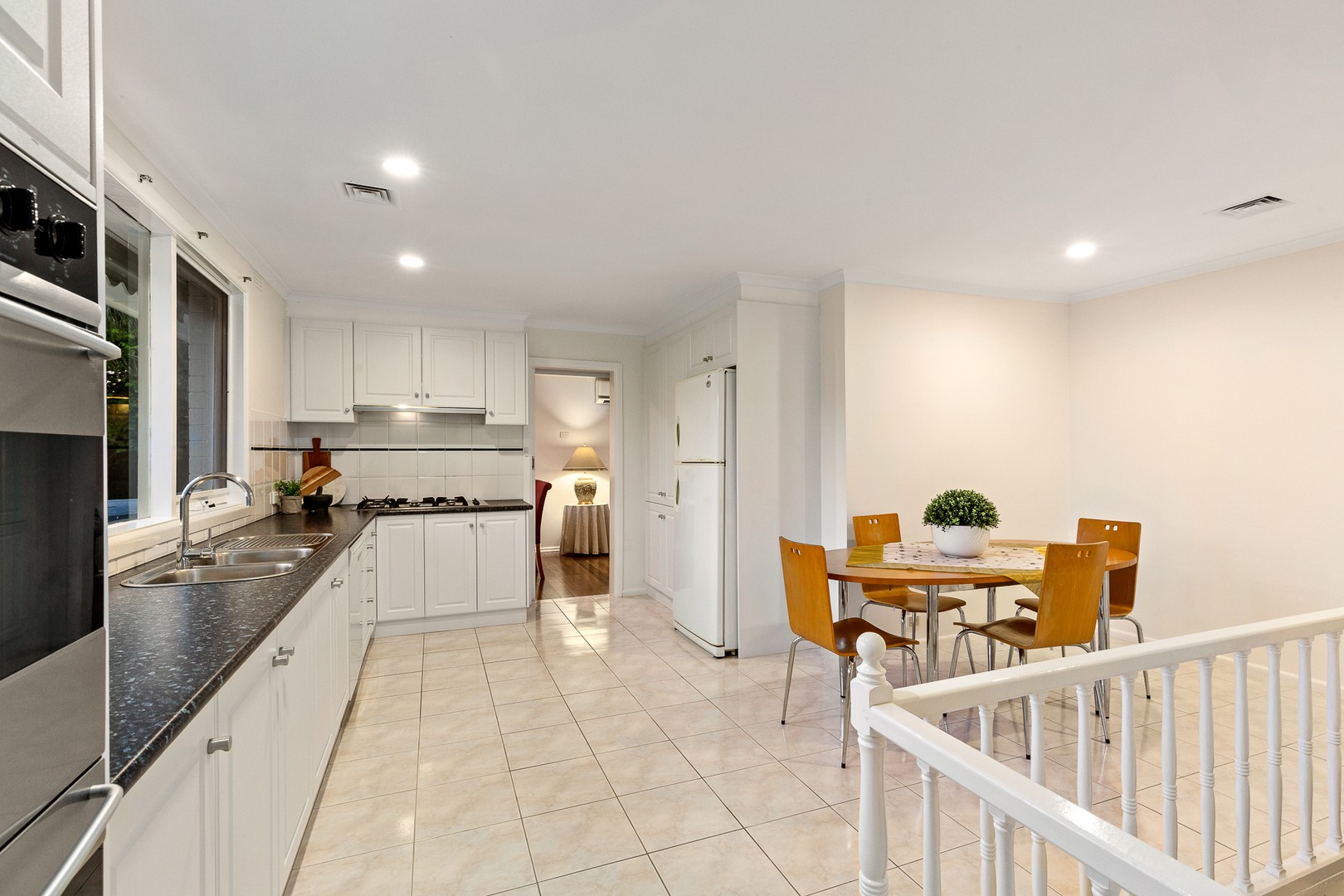 12 Worthing Avenue, Doncaster East, VIC 3109, Doncaster East - Thumbnail 3