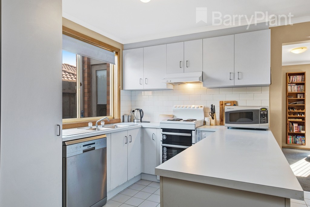 4 Mekong Close, Werribee, VIC 3030 - Thumbnail 2 - 18/05/2019