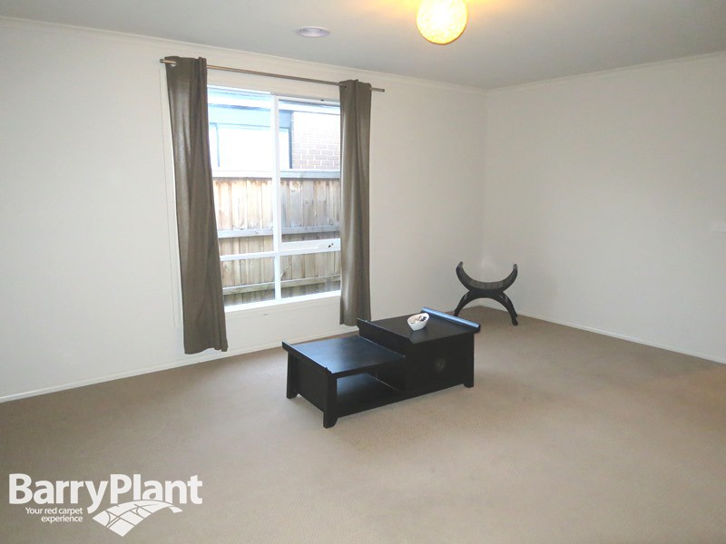 45 Linden Tree Way, Cranbourne North, VIC 3977 - Thumbnail 2 - 24/05/2019