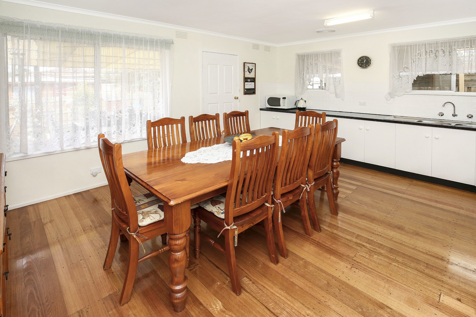 180 Casey Drive, Lalor, VIC 3075 - Thumbnail 2 - 24/05/2019