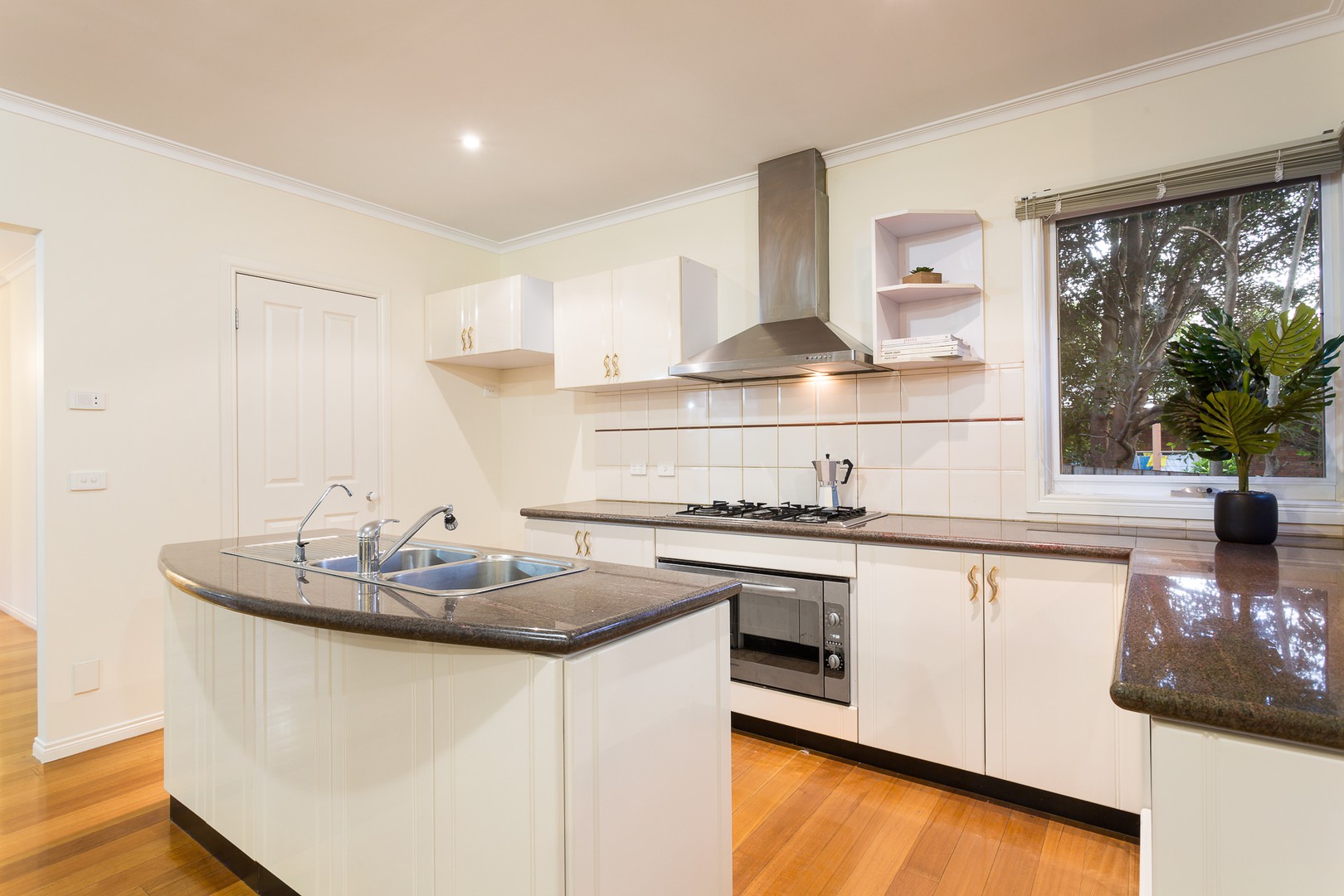 3/10 May StreetDoncaster East, VIC 3109, Doncaster East - Thumbnail 3