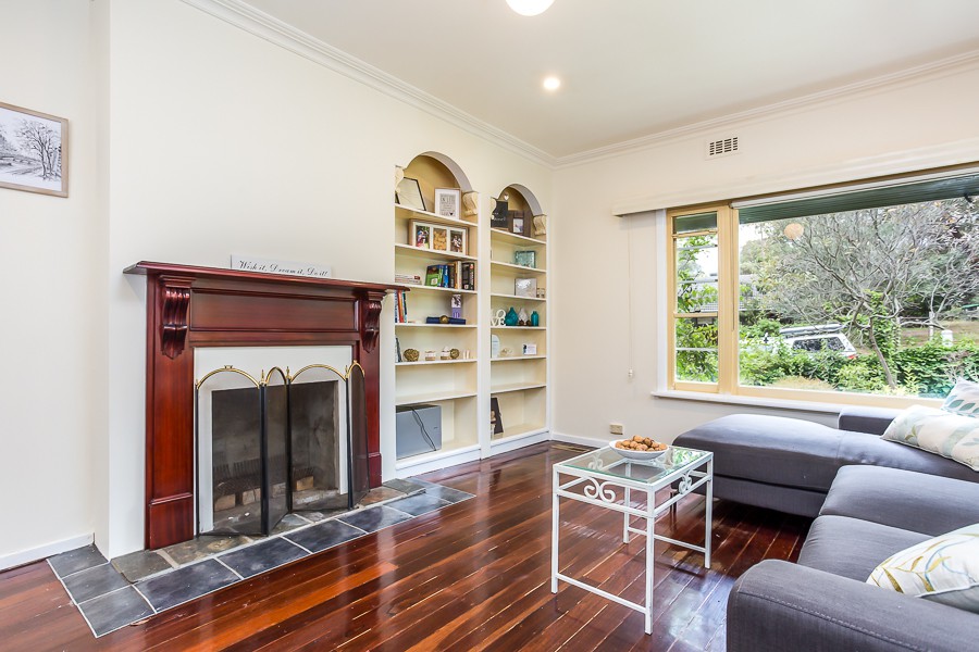 42 Lake Road, Blackburn, VIC 3130 - Thumbnail 2 - 24/05/2019