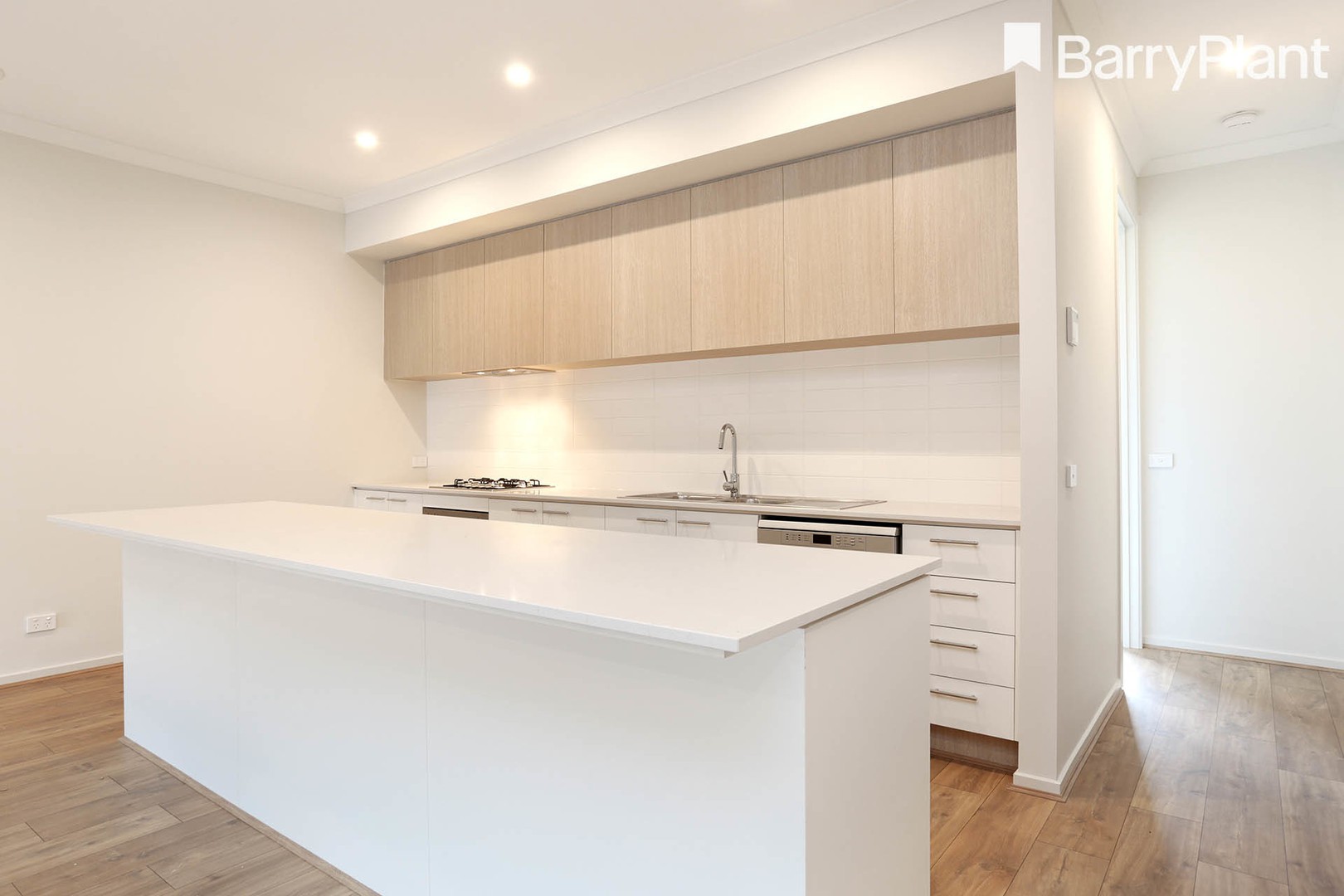 31 Jolimont Road, Point Cook, VIC 3030 - Thumbnail 2 - 24/05/2019