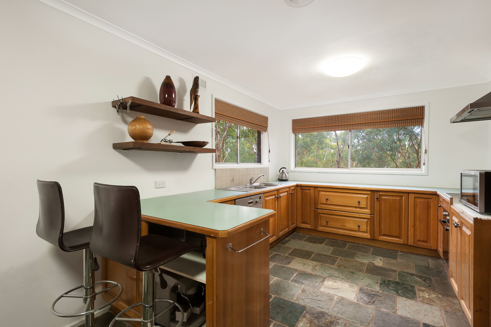 188 Scenic Crescent, Eltham North, VIC 3095, Eltham North - Thumbnail 4