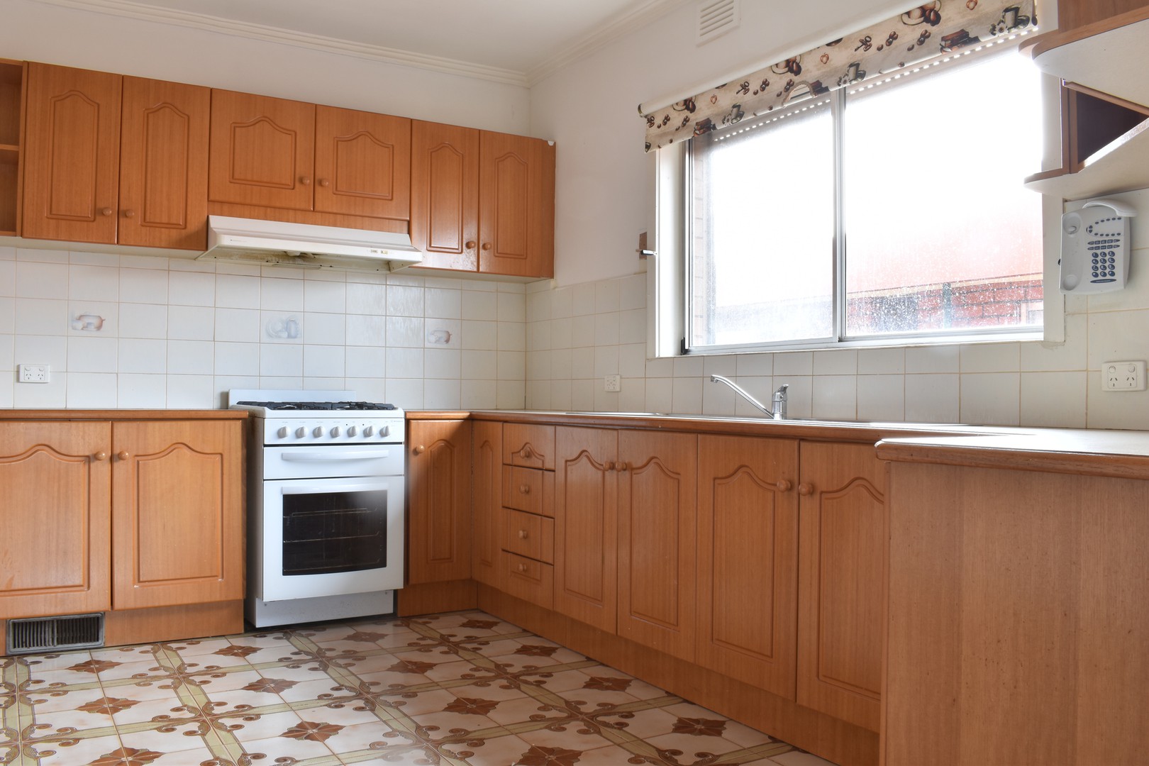 28 Travers Street, Thomastown, VIC 3074 - Thumbnail 2 - 24/05/2019