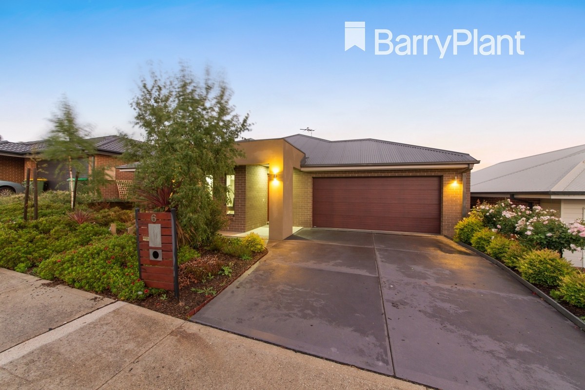 6 Cato Way, Pakenham, VIC 3810 - Thumbnail 2 - 18/05/2019