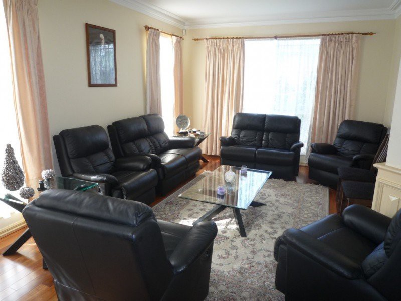 12 Exell Court, Wantirna South, VIC 3152 - Thumbnail 2 - 24/05/2019