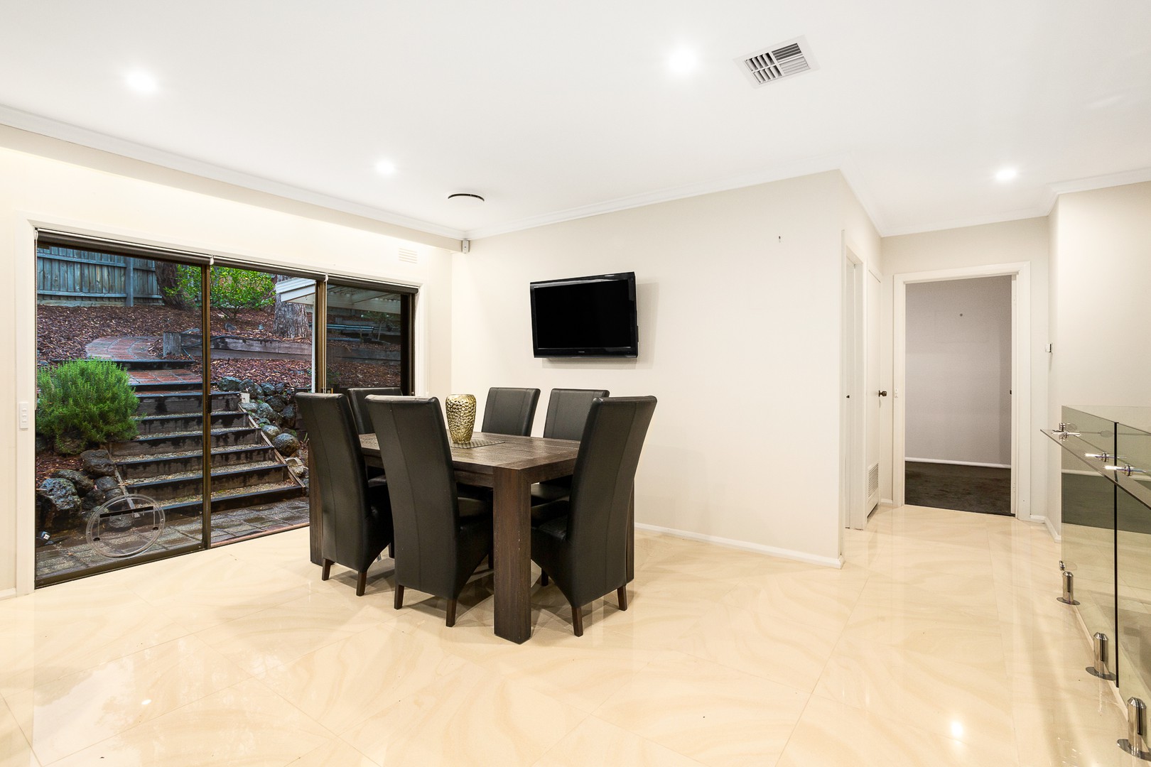 3 Bainbridge Drive, Eltham, VIC 3095, Eltham - Thumbnail 4