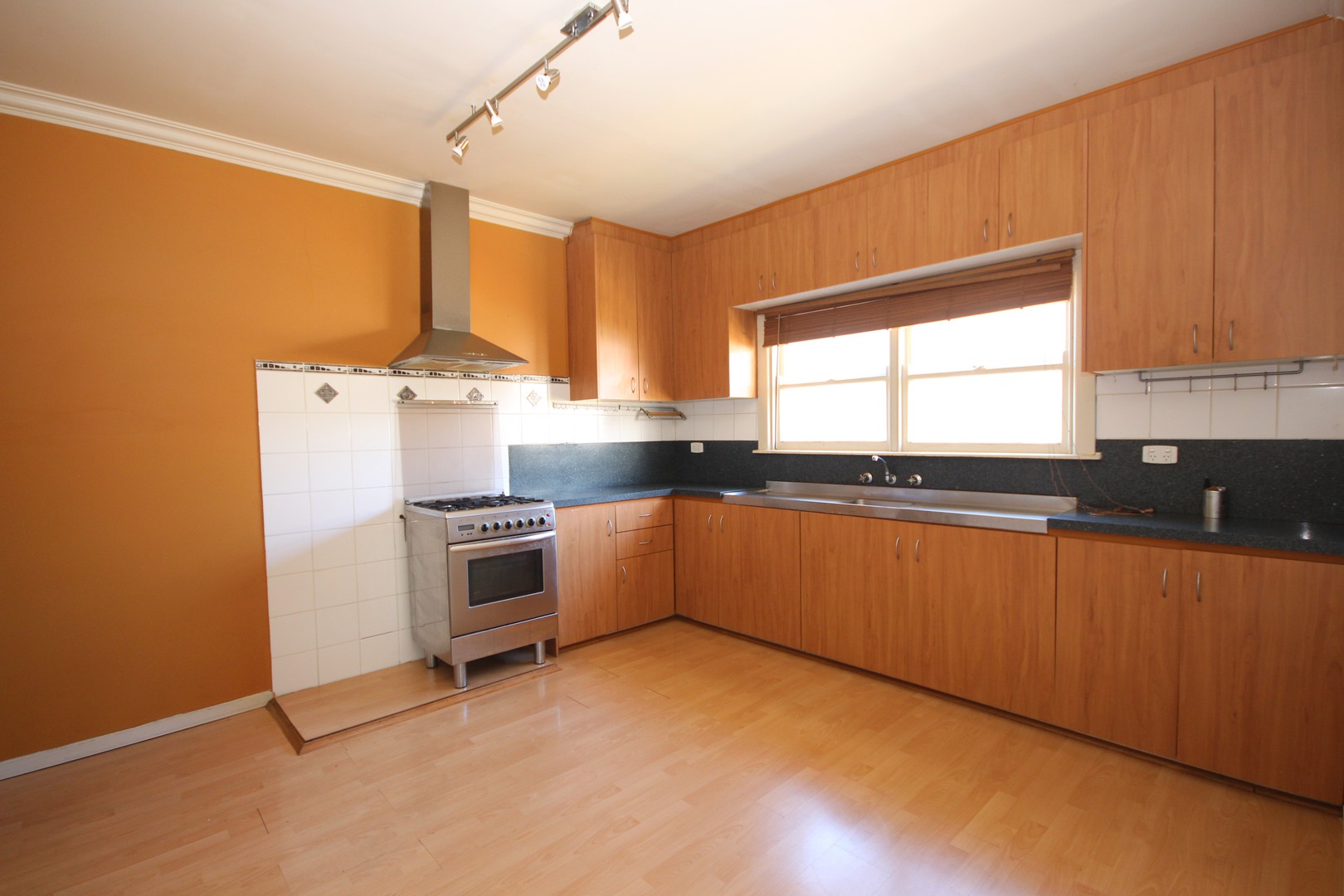 16 Belcher Street, Hamlyn Heights, VIC 3215 - Thumbnail 1 - 24/05/2019