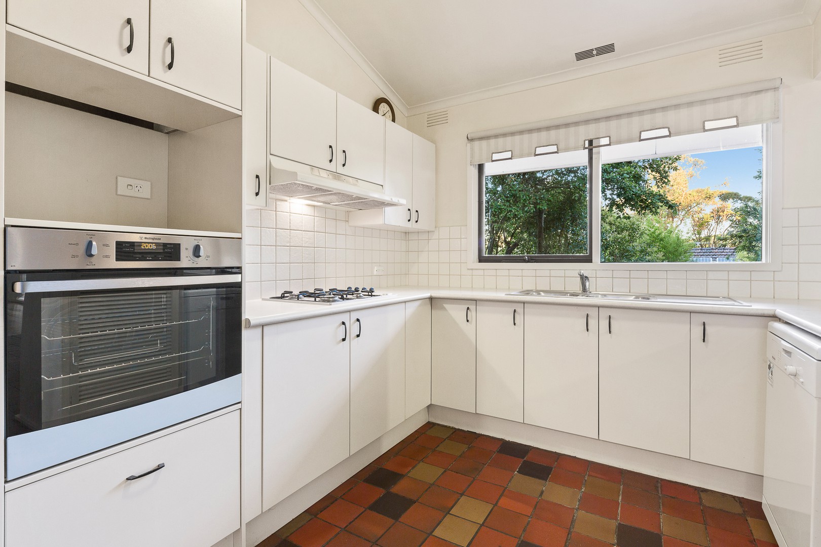 38 Highfield Road, Doncaster East, VIC 3109, Doncaster East - Thumbnail 4