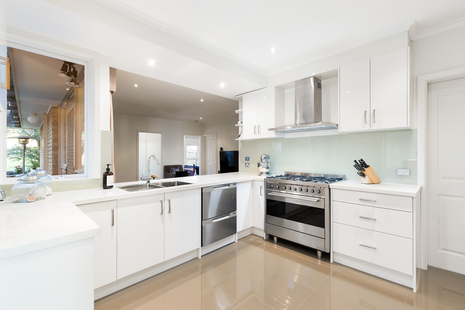 6 Cabena Street, Donvale, VIC 3111, Donvale - Thumbnail 3