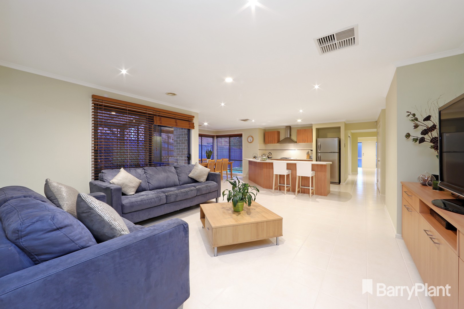 17 Banyalla Place, Rowville, VIC 3178 - Thumbnail 2 - 29/01/2018