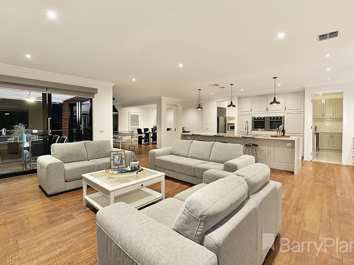 11 Petronella Avenue, Wheelers Hill, VIC 3150 - Thumbnail 2 - 18/05/2019