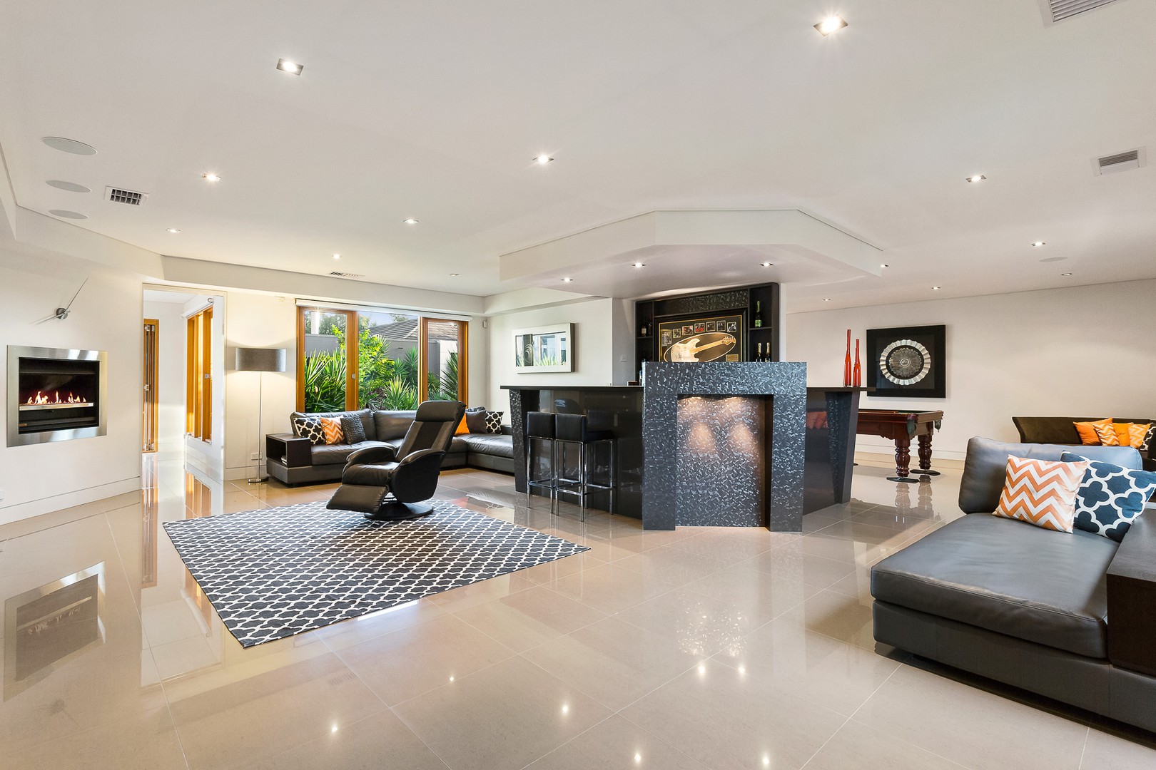 8 Roseburn Court, Lower Plenty, VIC 3093 - Thumbnail 2 - 24/05/2019