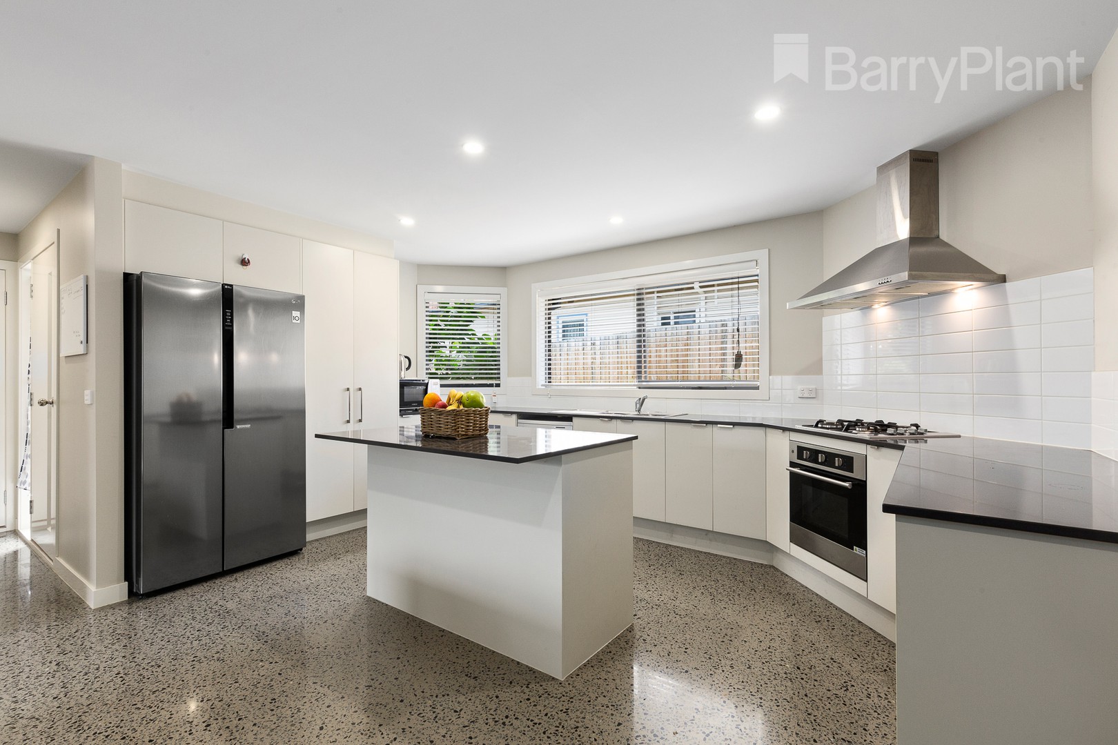 2/27 Cave Hill Road, Lilydale, VIC 3140 - Thumbnail 1 - 18/05/2019