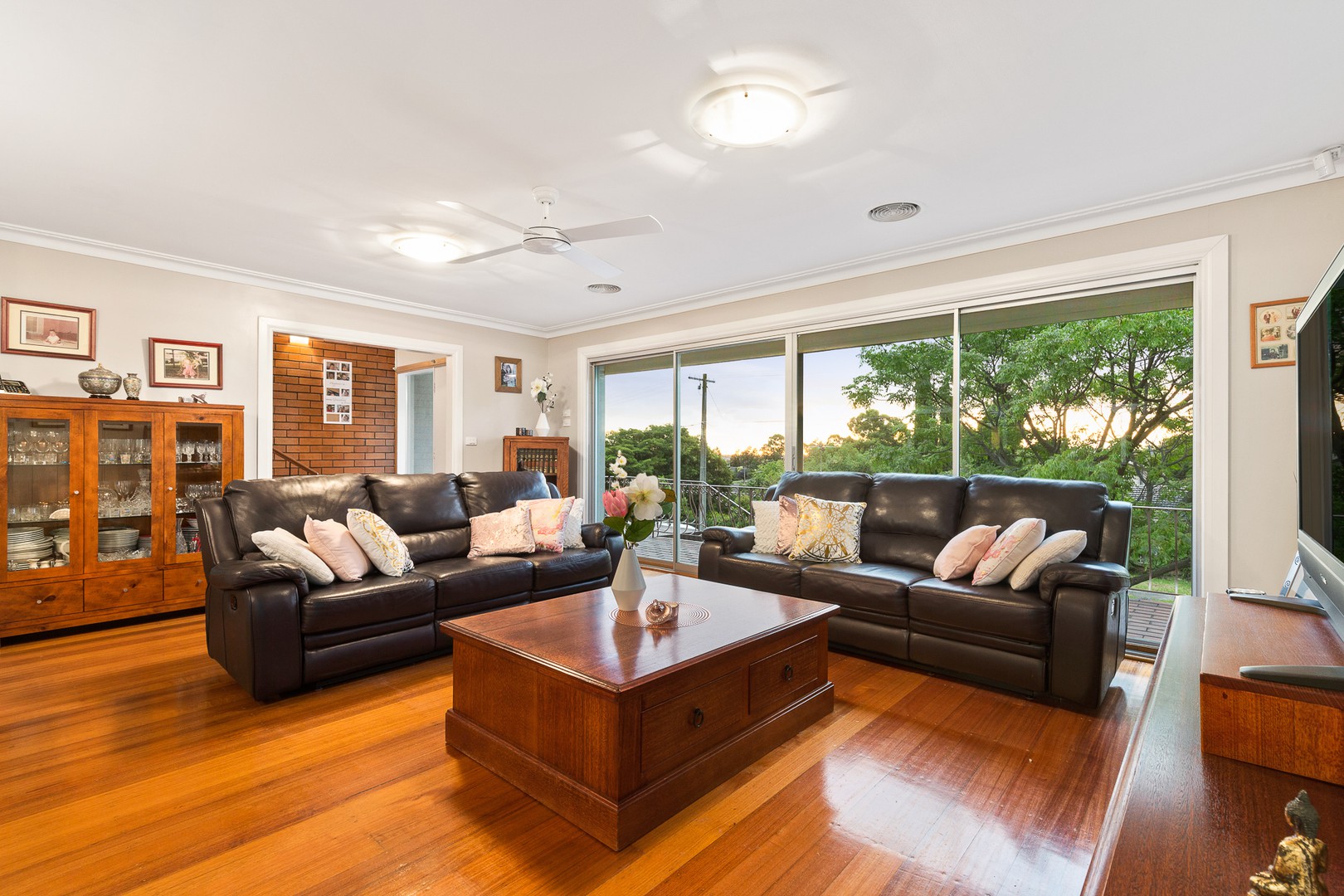 11 Howard CourtDoncaster, VIC 3108, Doncaster - Thumbnail 2