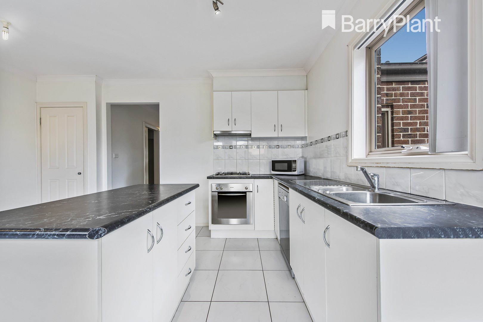 3/60 Warringa Crescent, Hoppers Crossing, VIC 3029 - Thumbnail 2 - 18/05/2019