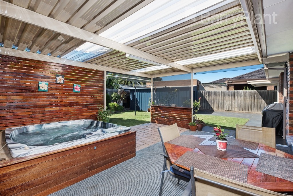 12 Roseland Crescent, Hoppers Crossing, VIC 3029 - Thumbnail 2 - 18/05/2019